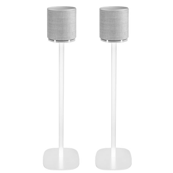 Par av Vebos stativ med B&O BeoPlay M5 i vitt utförande